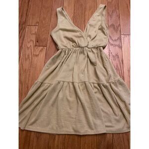 Caution to The Wind women's yellow v-neck sleeveless sleeveless peasant dress SM